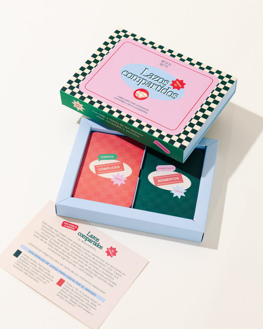 Juego de cartas para parejas y familia