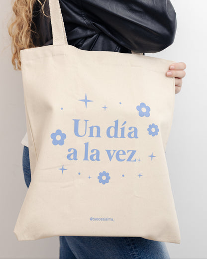 TOTE BAG - UN DÍA A LA VEZ